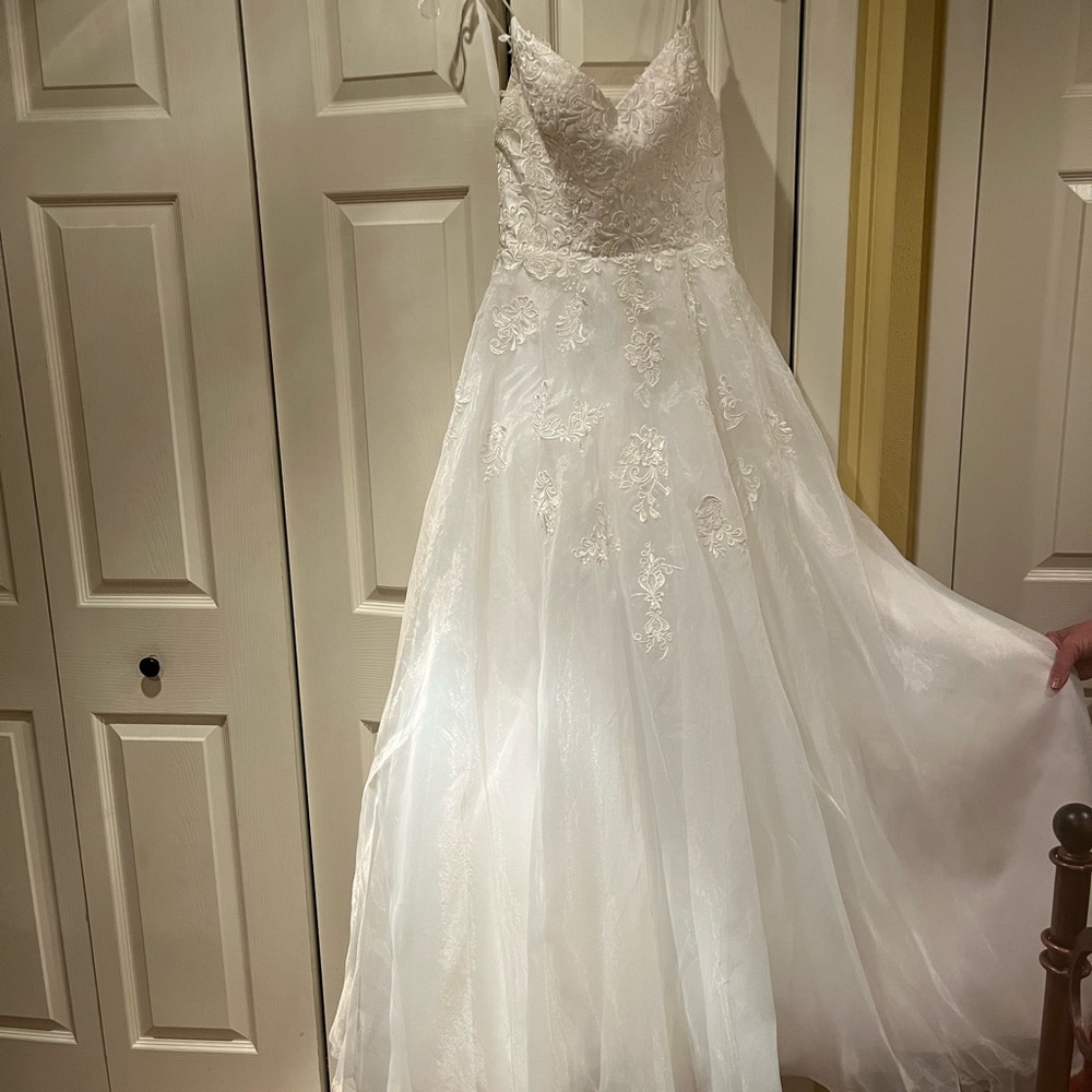 Lis Simon Wedding/Debutant Dress Size 8